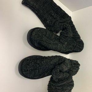 Muk Luks, style 16761, size 7, color 005 black marl, 18 in high from heel